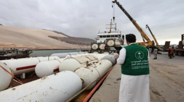 مشاريع البرنامج السعودي.. إعادة تأهيل جامعة الأرخبيل وبناء مستشفيات جديدة في سقطرى